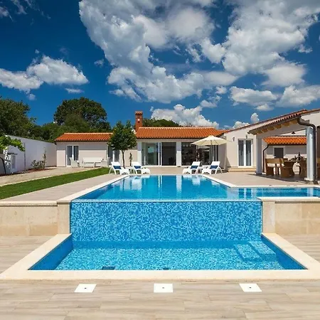 Milemanda Comfortable Villa *
