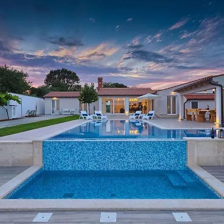 Milemanda Comfortable Villa *